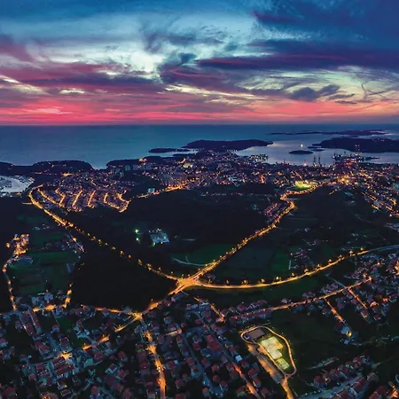 Awesome In With Wifi 아파트 풀라