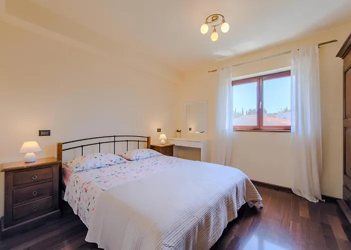 Appartement Awesome In With Wifi