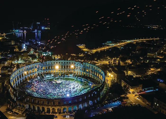 Awesome In With Wifi 아파트 풀라