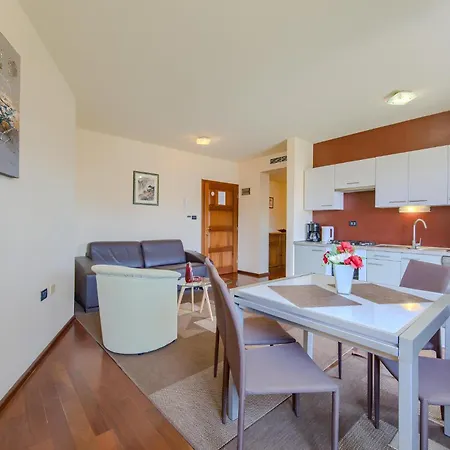 Daire 1 Bedroom Stunning In Pula