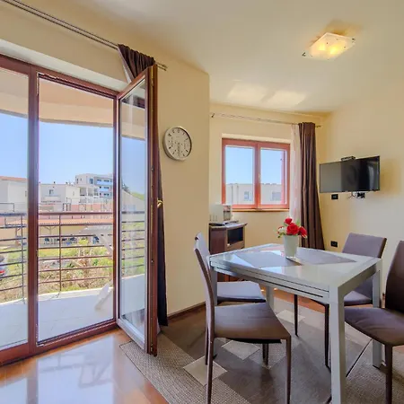 1 Bedroom Stunning In